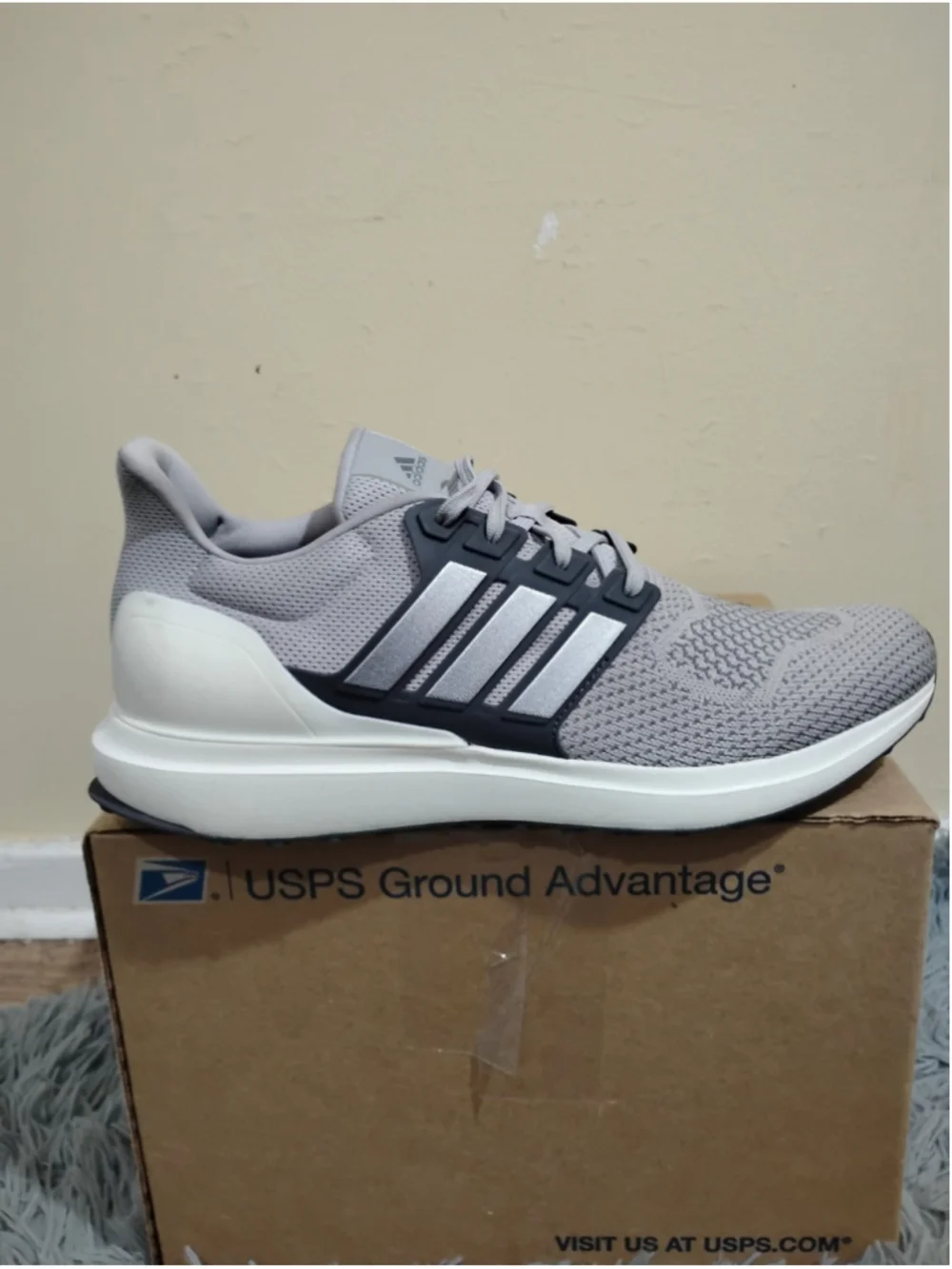 Adidas Ubounce DNA Men Size 12.5 'Grey / Silvermetallic / Grey Sneakers IG6003